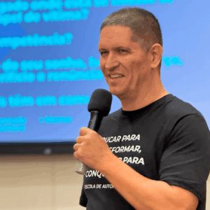 FERNANDO TUGA PALESTRANDO