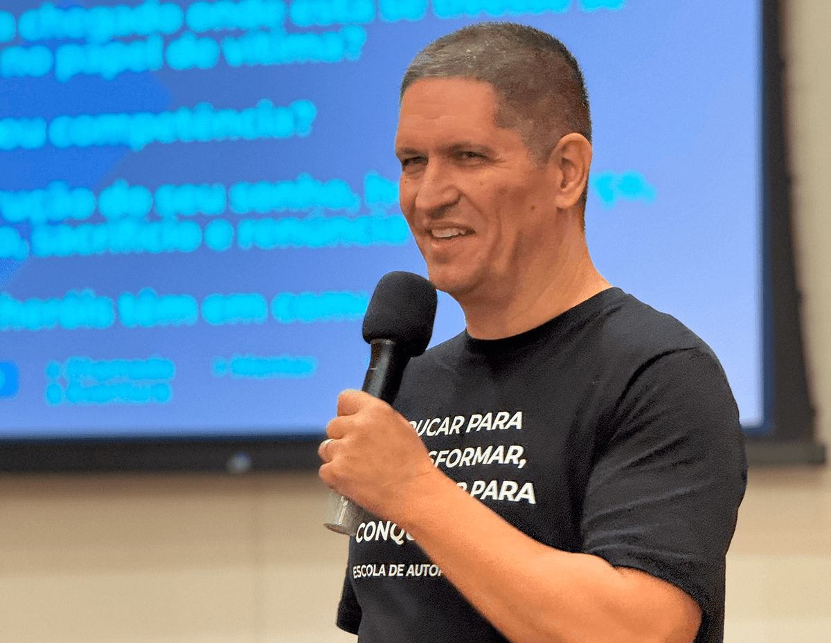 FERNANDO TUGA PALESTRANDO